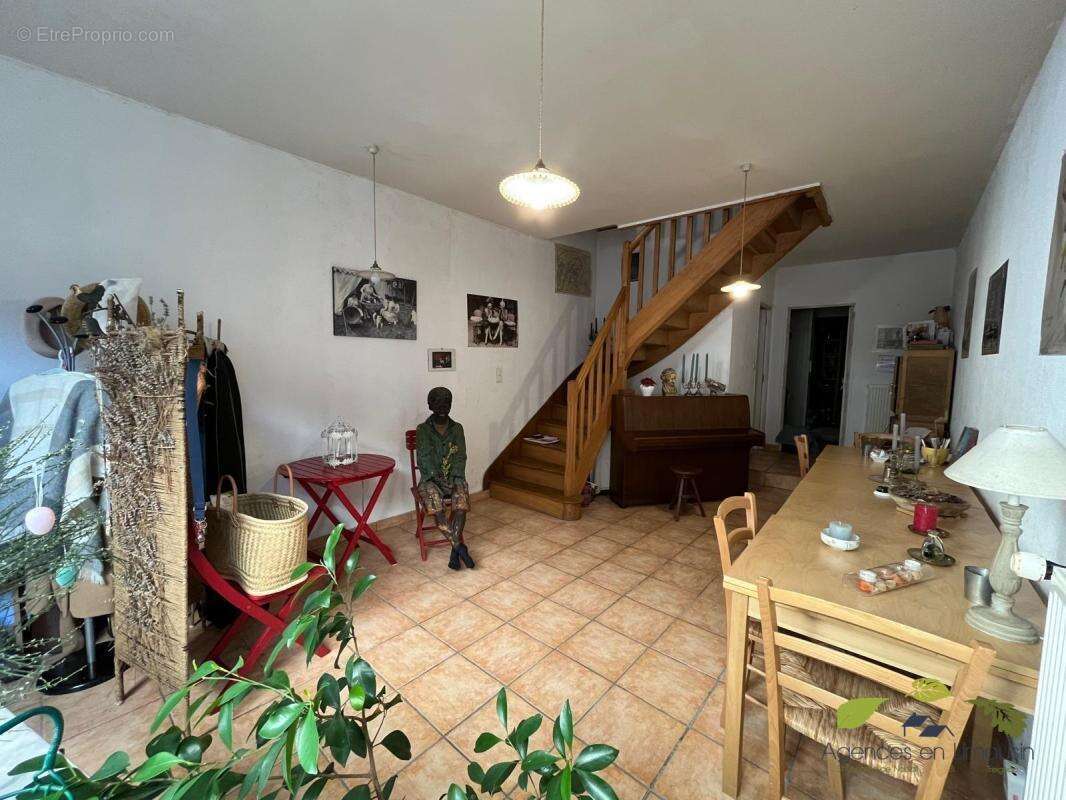 Maison à EYMOUTIERS