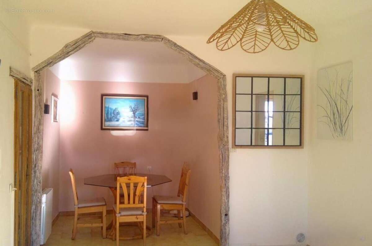 Maison à SAINT-ETIENNE-LES-ORGUES