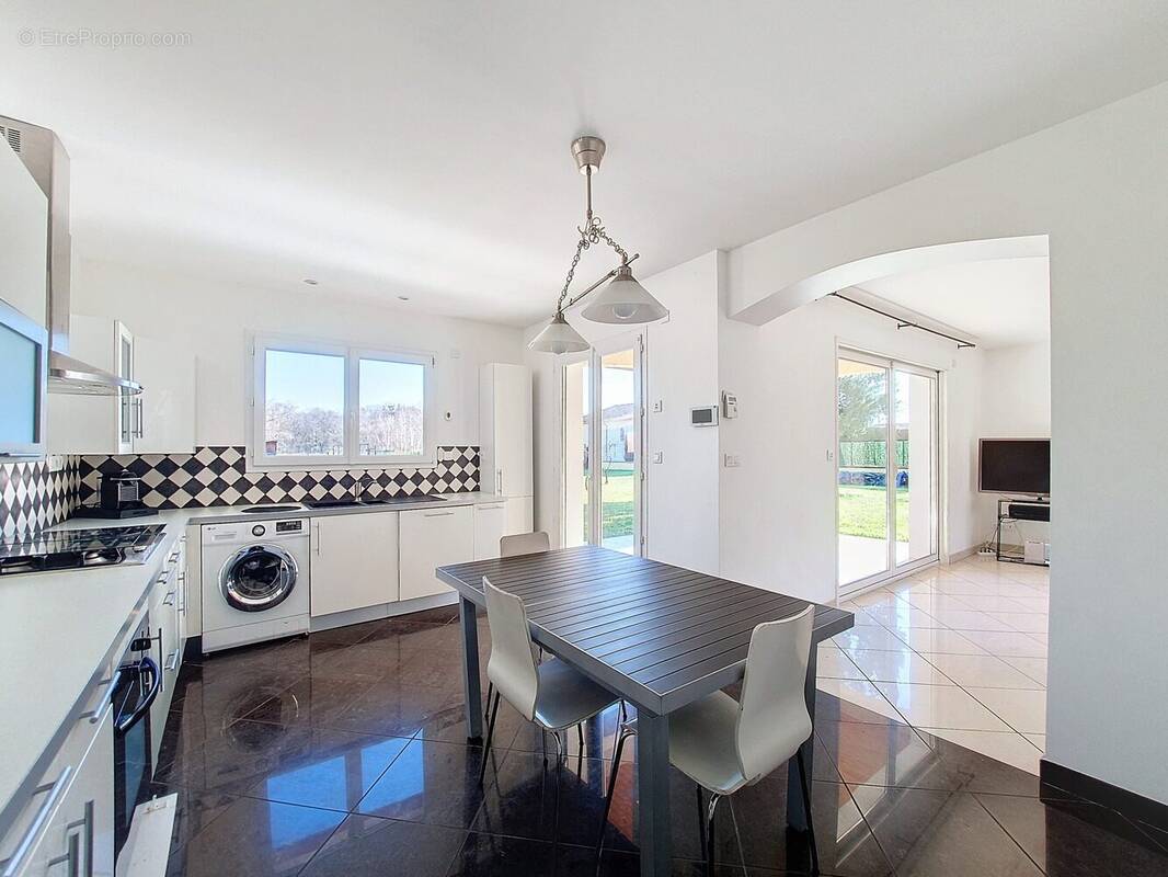 Maison à CHARVIEU-CHAVAGNEUX