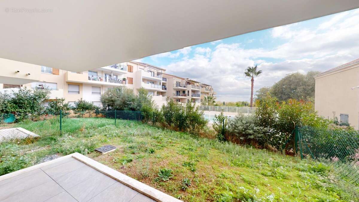 Appartement à LE MUY