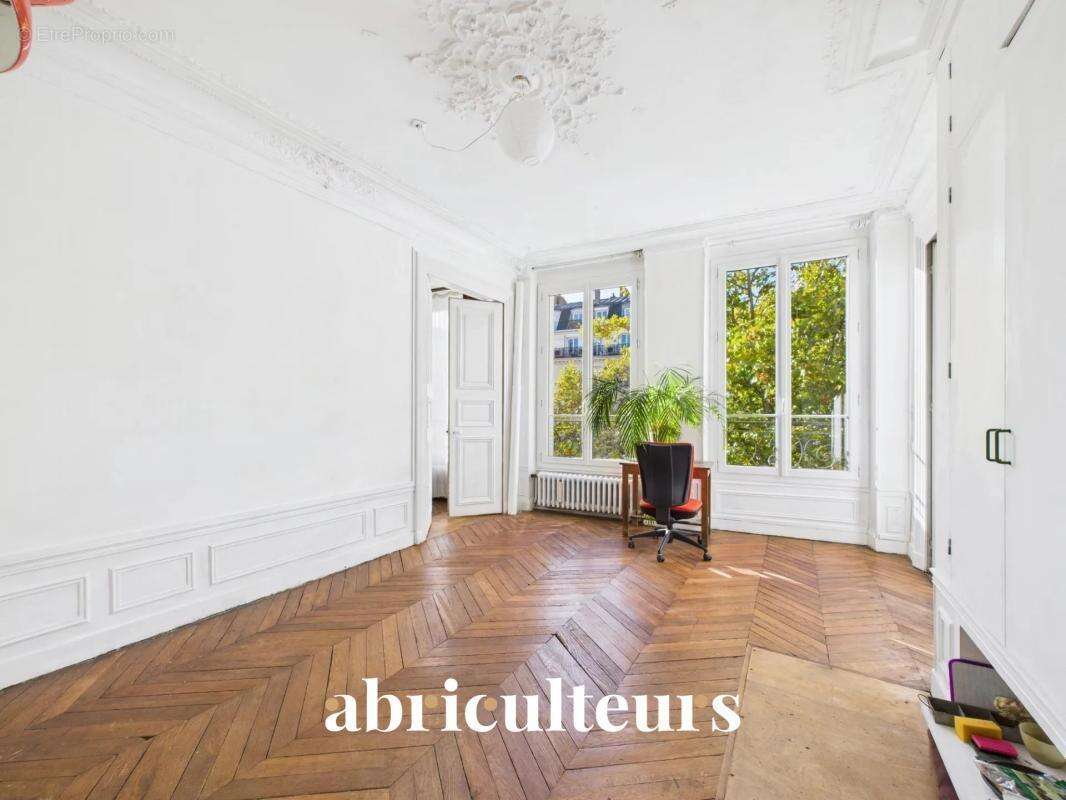 Appartement à PARIS-10E