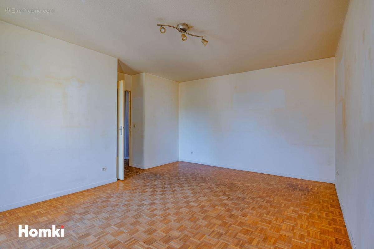 Lyon 3ᵉ – T2 de 48,37 m2 avec balcon, garage et cave - Avenue Felix Faure - photo 4