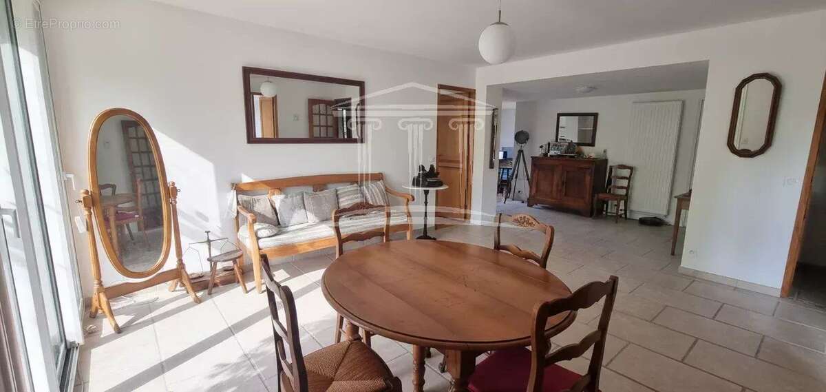 Maison 210 m² à Sorgues  - photo 4