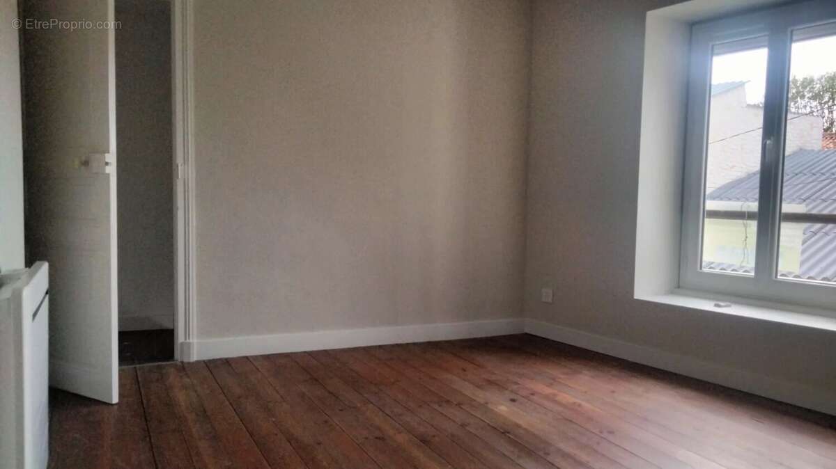 Maison à NEUVILLE-DE-POITOU