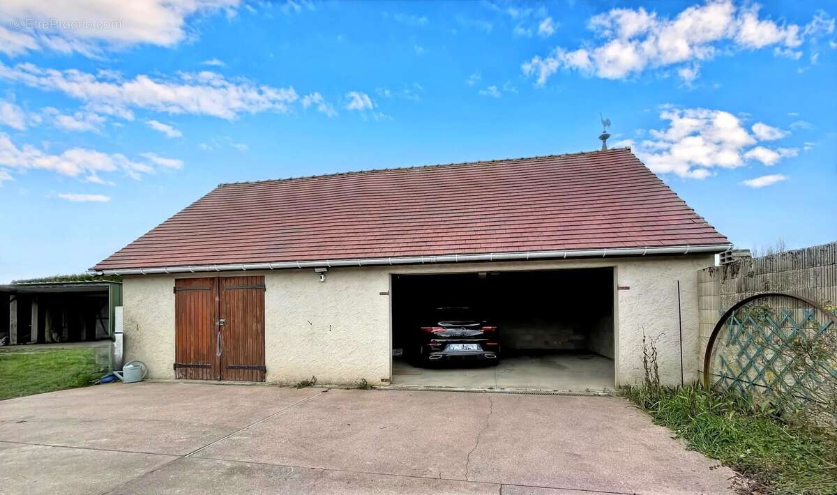 Maison à THOIRY
