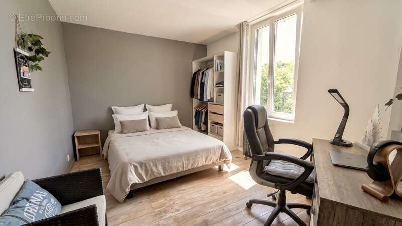 Maison à MONTFERRAT