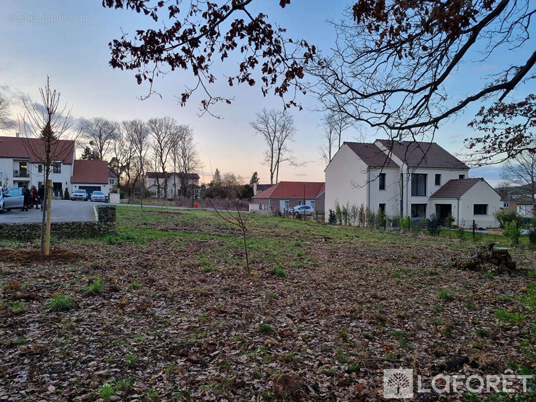 Terrain à GIF-SUR-YVETTE