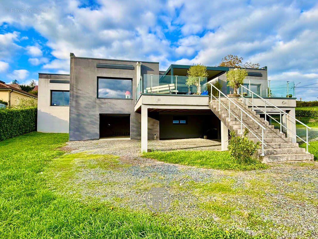 Maison à PARAY-LE-MONIAL