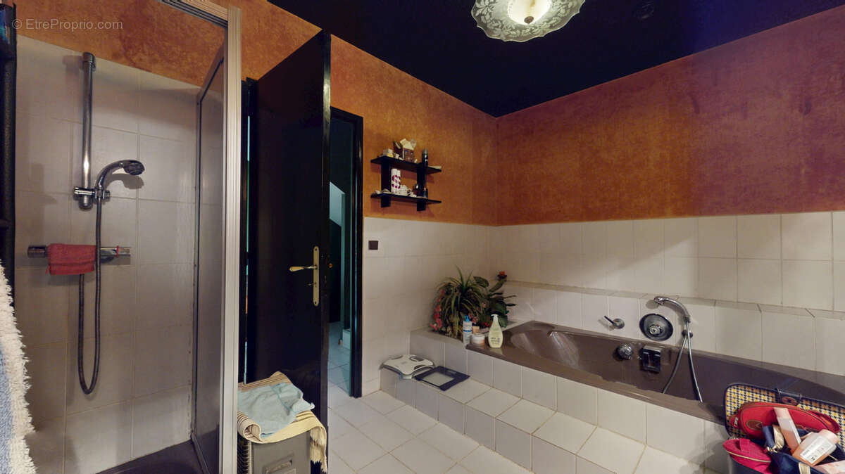 Maison à SERRE-LES-SAPINS