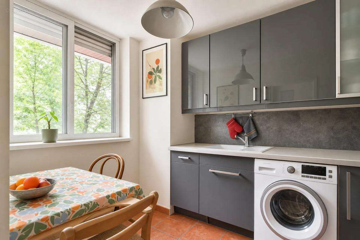 Appartement à PARIS-14E