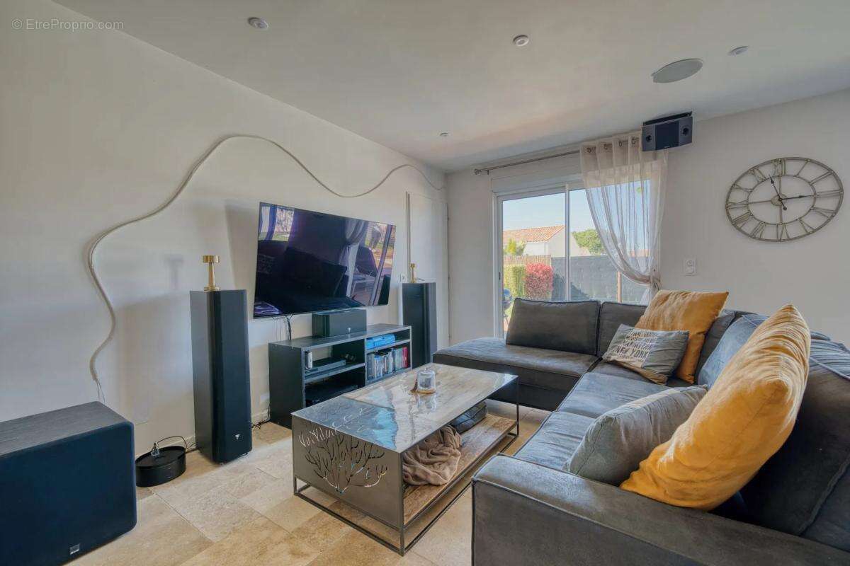 Maison moderne 95m² avec jardin et piscine à Saint-Agnant - photo 5