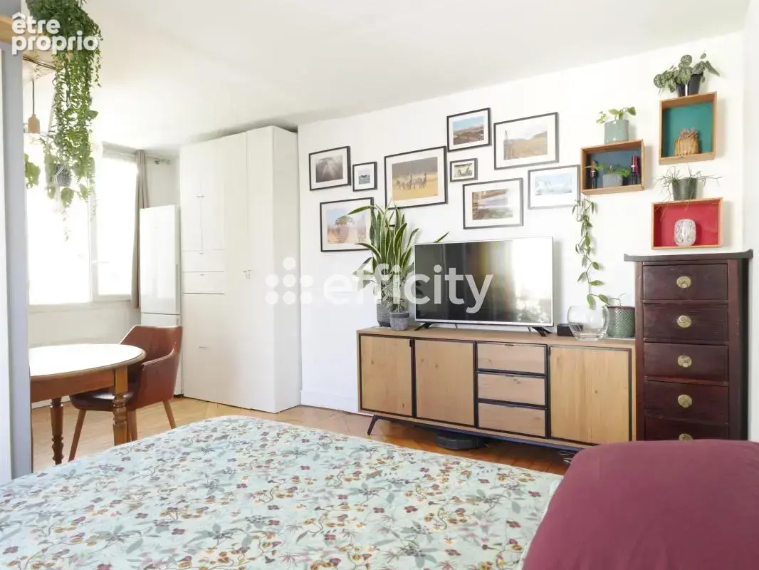 Appartement à PARIS-10E