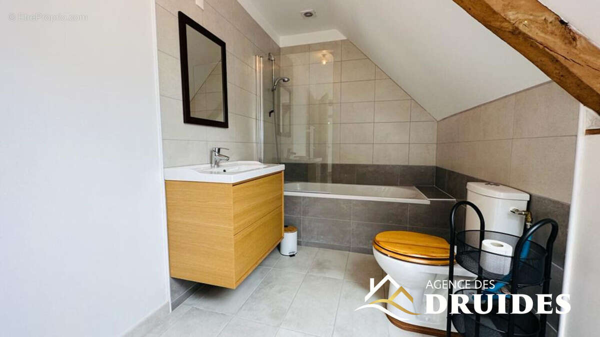 À Vendre CARNAC Maison de charme en pierre dans hameau tranquille - 77.47m² habitables - 89.74 au sol - photo 13