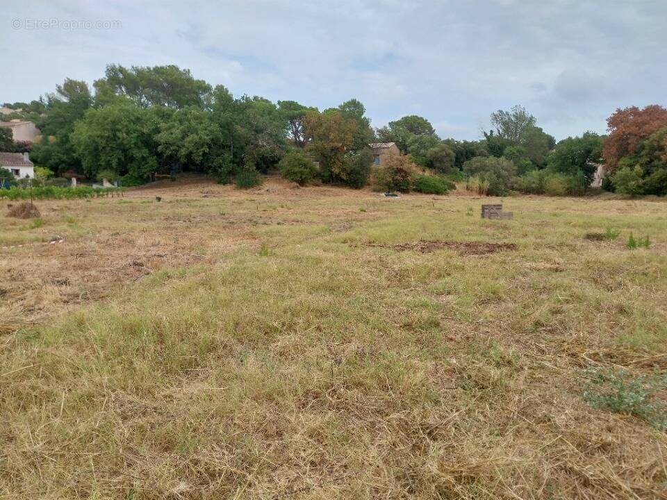 Terrain à FREJUS