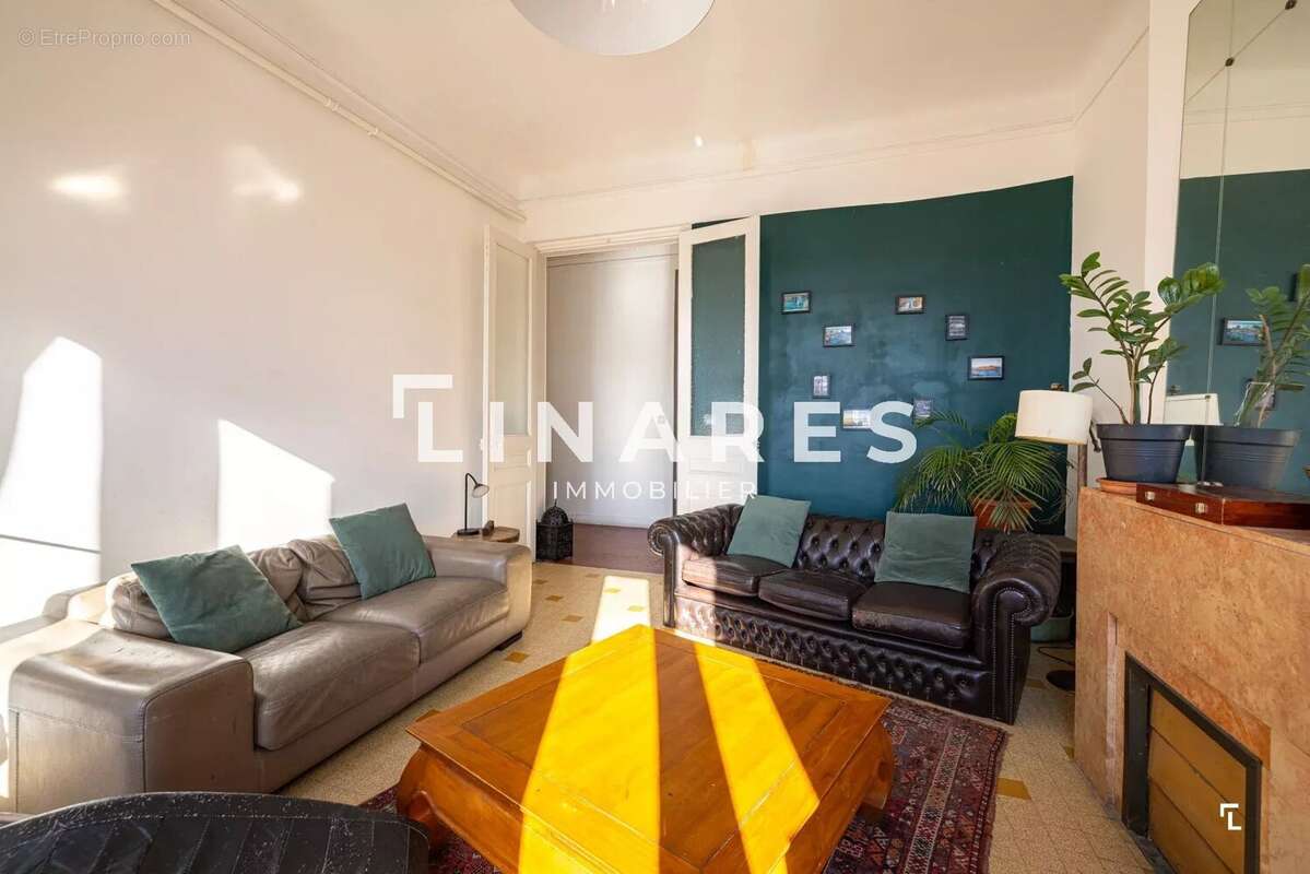 Appartement à MARSEILLE-1E