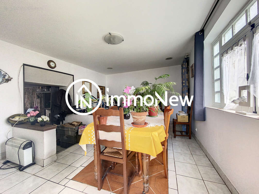 Maison à DONVILLE-LES-BAINS