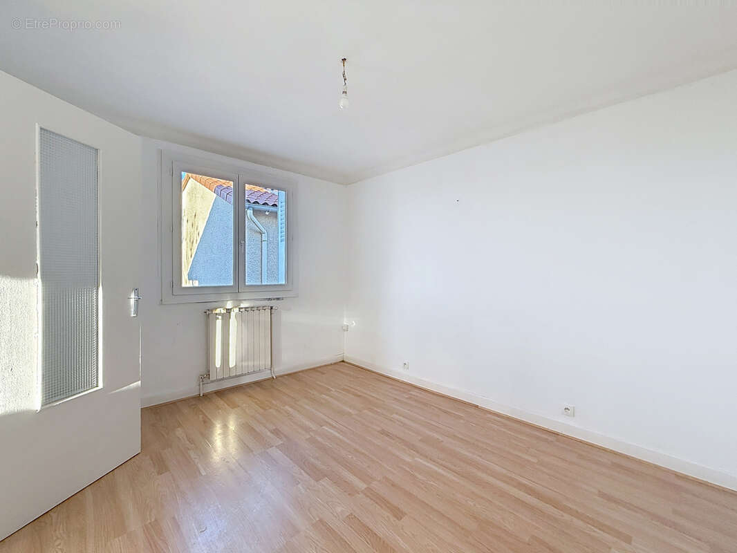 Maison à VEAUCHETTE