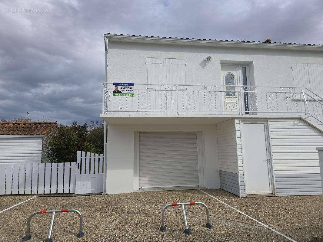 Maison 96 m² à La Jarne  - photo 2