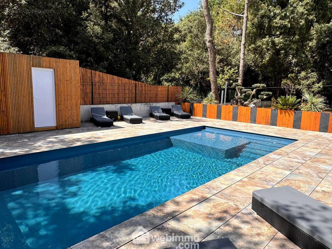 Piscine neuve sur un beau terrain au calme. - Maison à JARD-SUR-MER