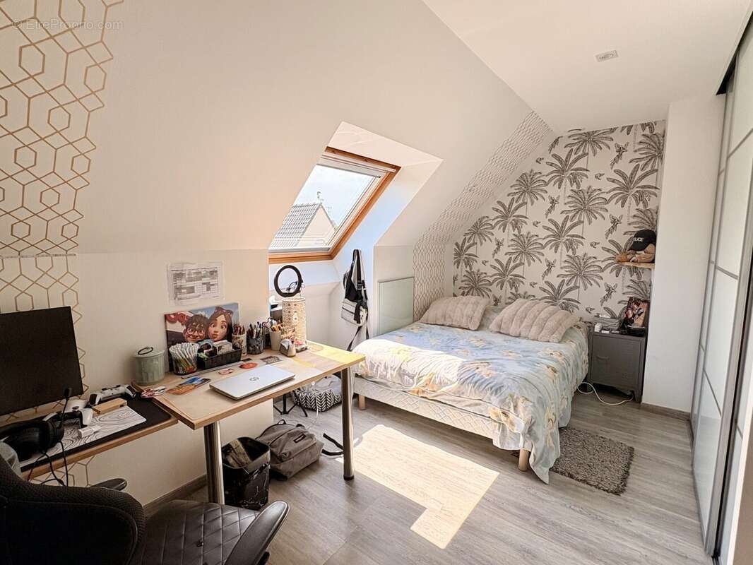 Maison 204 m² à Checy  - photo 8