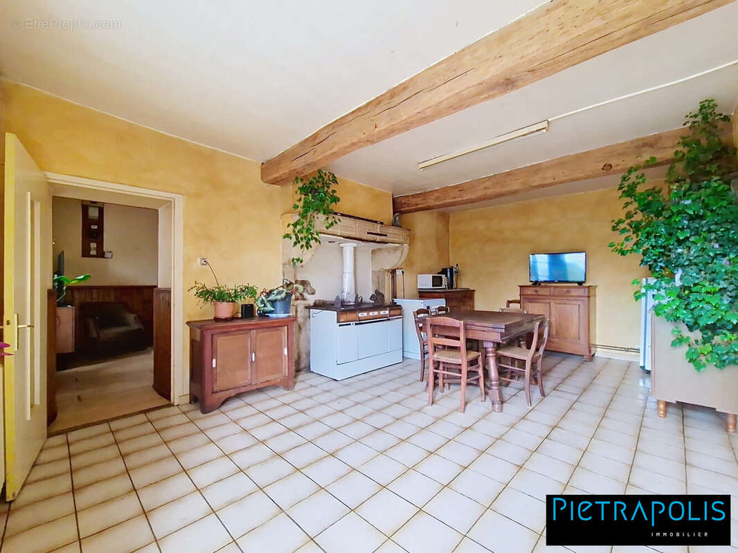 Maison à COLOMBIER-EN-BRIONNAIS