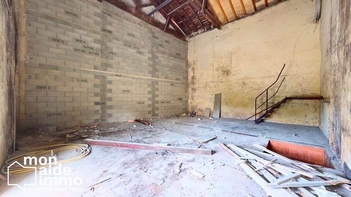 Maison à SAINT-QUENTIN-DE-BARON