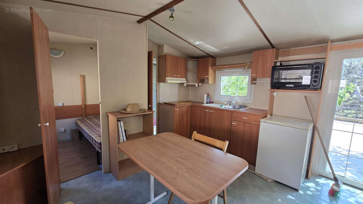 Mobil-home sur terrain en pleine propriété Vue mer Résidence avec piscine  Le Castellet - photo 4