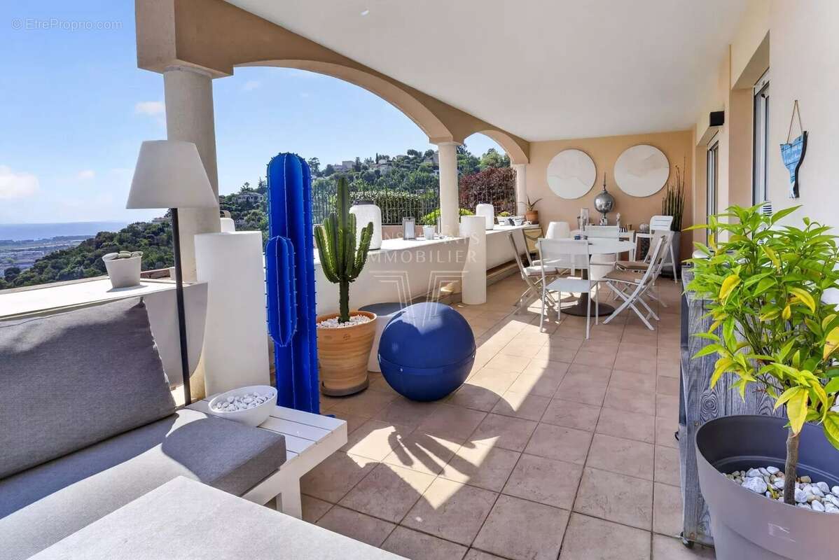 Appartement à MANDELIEU-LA-NAPOULE