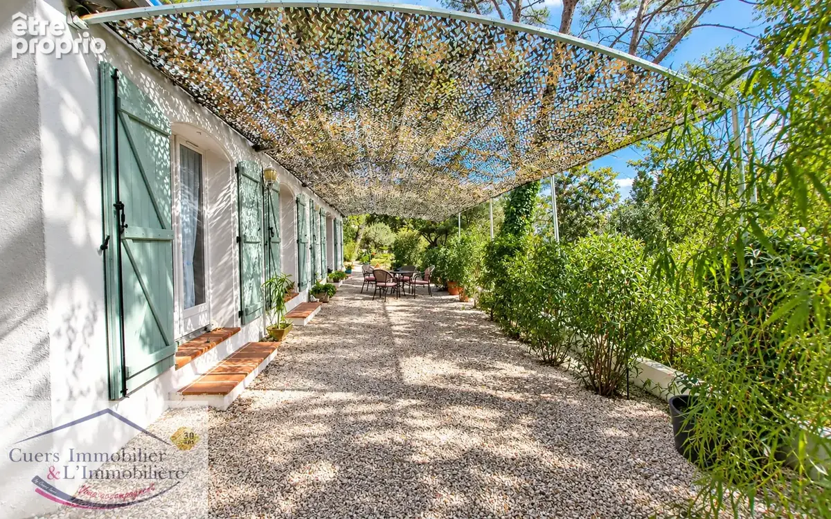 Photo Maison à Cuers au prix de 522 000€
