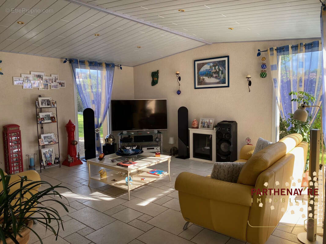 Maison à LA CHAPELLE-SAINT-LAURENT