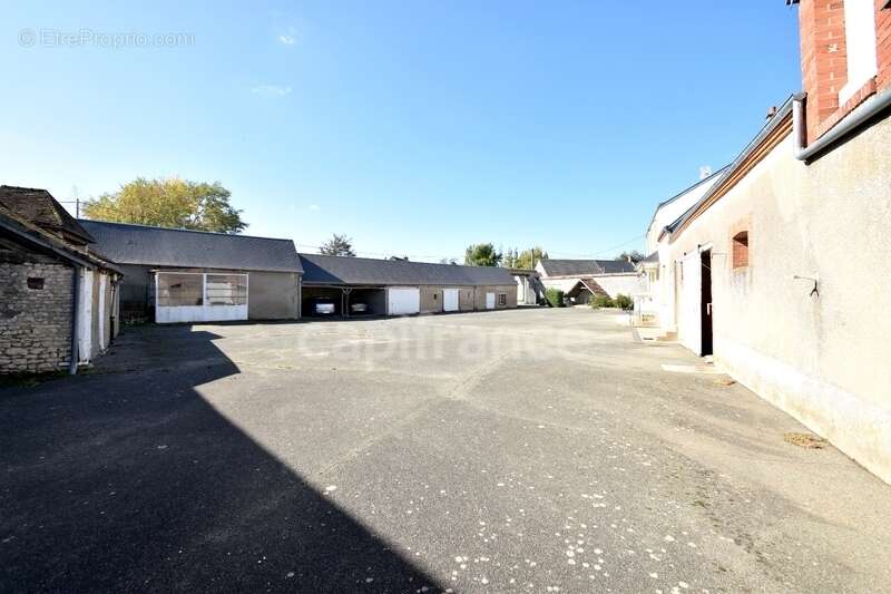 Grande maison (170 m², 11 pièces) Salle de reception (115 m²) Grand hangar (350 m²) à vendre TIVERNON (45) - photo 8