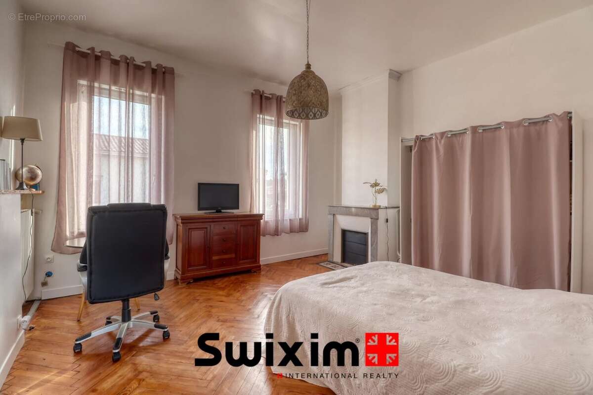 Maison en pierre rénovée de 182 m² – Beaux volumes et potentiel d'évolution - photo 8