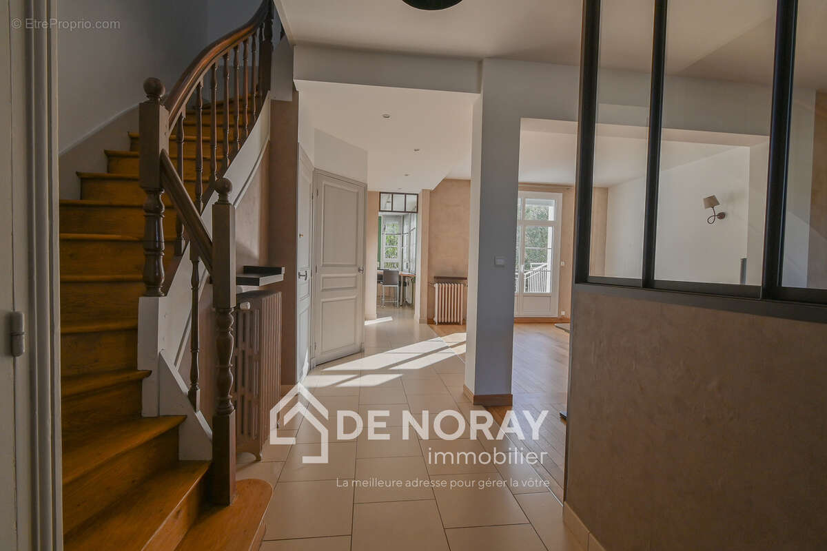 Maison à SAINT-CYR-SUR-LOIRE