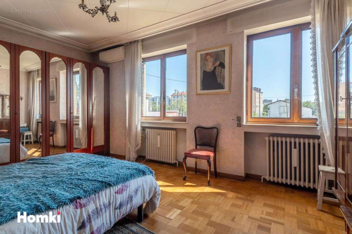 Maison de ville T7 de 220 m² à Lyon 69003 - photo 8