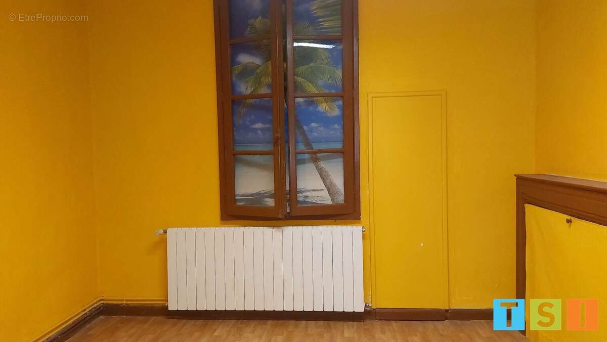 Immeuble sur 2 niveaux avec 2 entrées, 2 appartements à creer centre village - photo 8