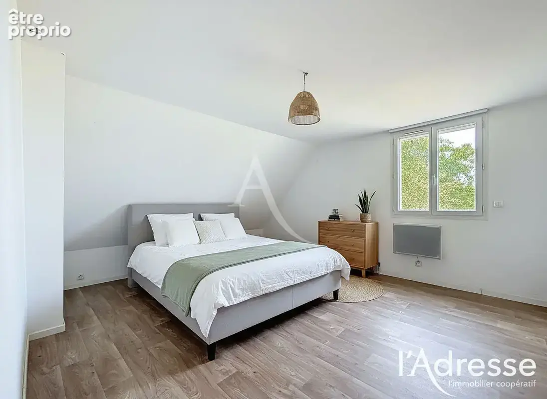 Maison familiale 160 m² ? 4 chambres, mezzanine, garage et jardin - photo 4