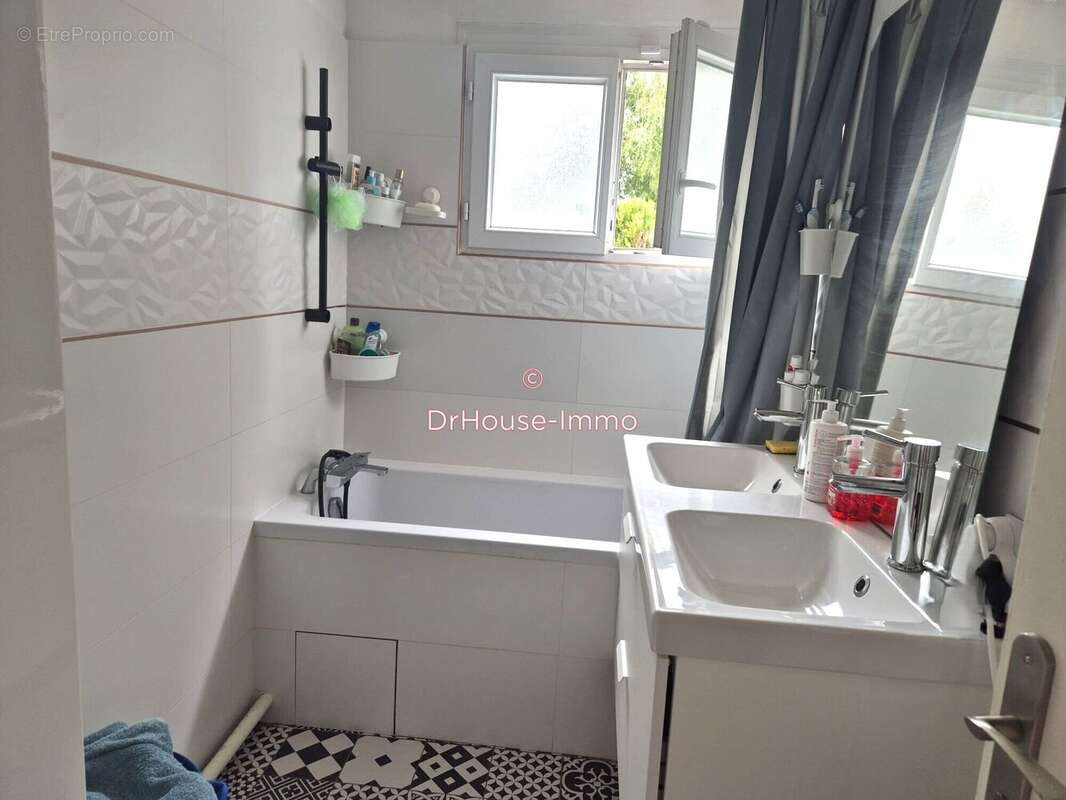 Maison à OZOIR-LA-FERRIERE