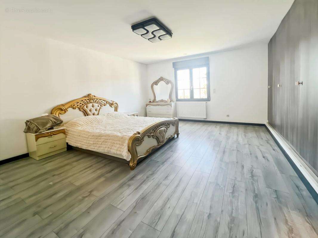 Maison à SAINT-SYLVESTRE-PRAGOULIN