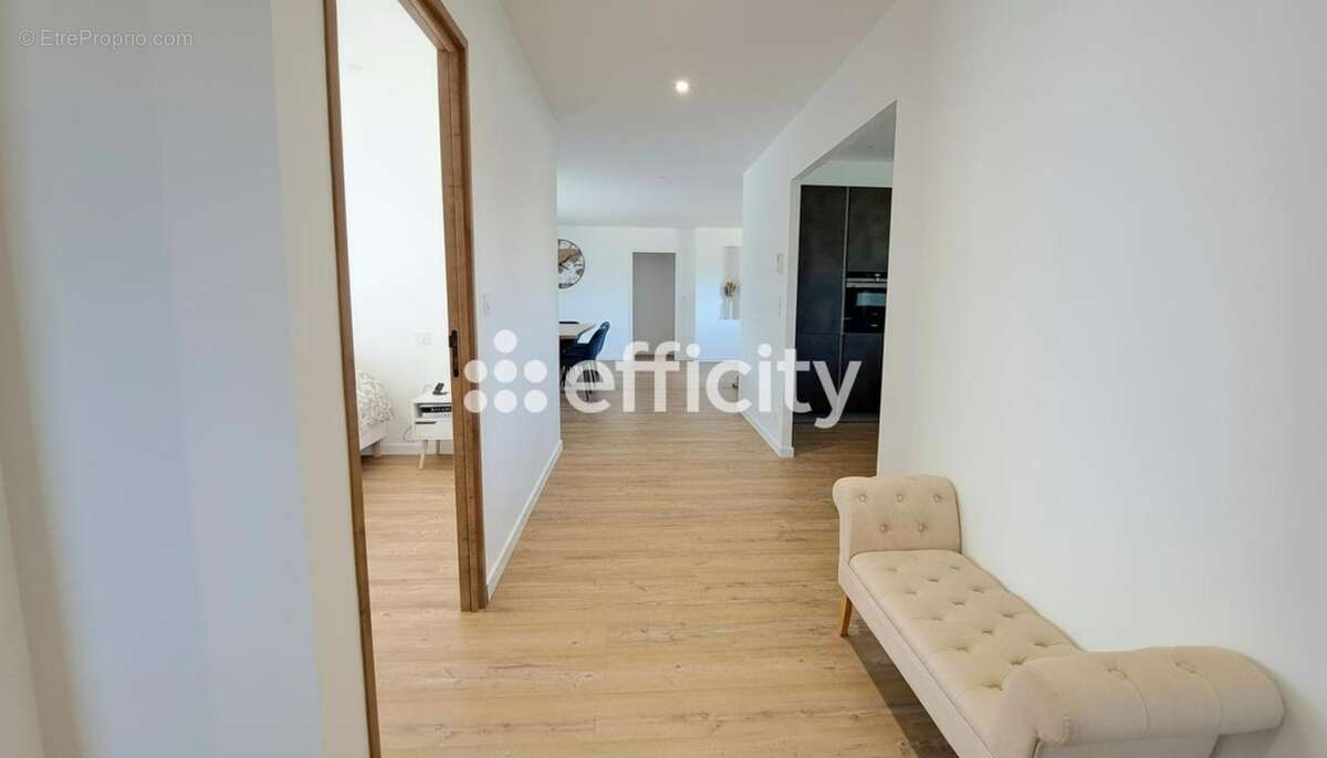 Maison 150 m² à Artigueloutan  - photo 6