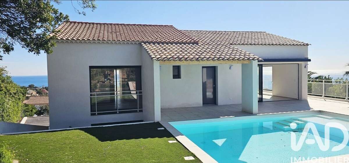 Photo 3 - Appartement à ROQUEBRUNE-SUR-ARGENS