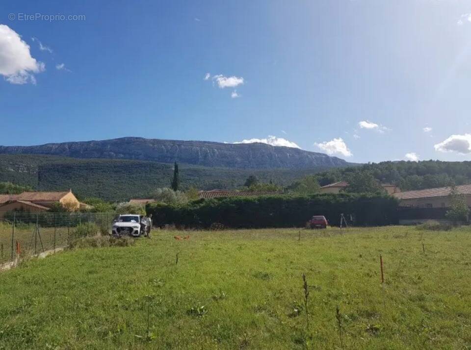 Terrain à NANS-LES-PINS