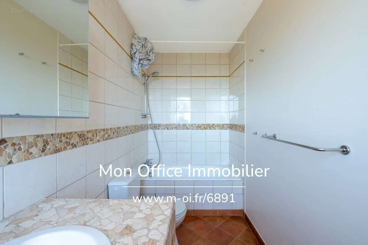 Référence : 6891-SJO - Maison provençale en pierre au coeur du village de St-Julien (83560): 4 chambres - véranda- piscine- cave - photo 22