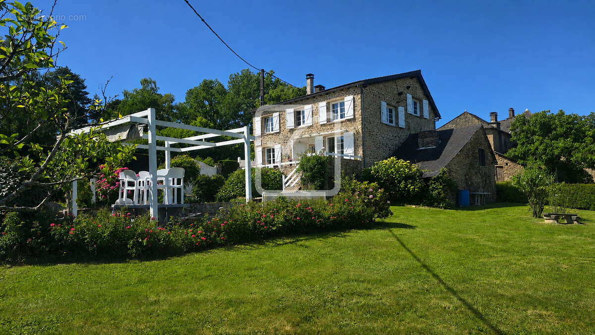 Maison à MENOIRE