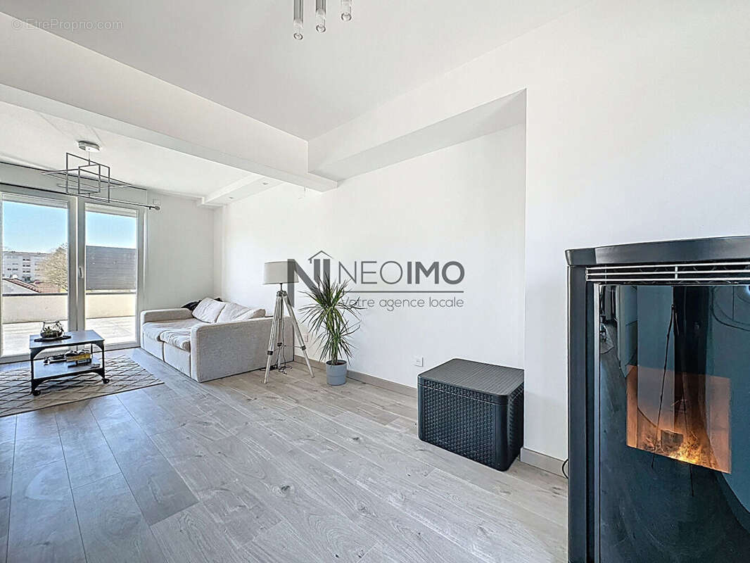 Maison à NEUFCHATEAU