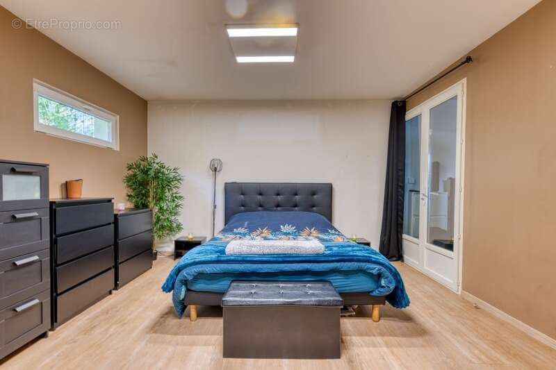 Maison à SAINT-JEAN-DE-THURIGNEUX