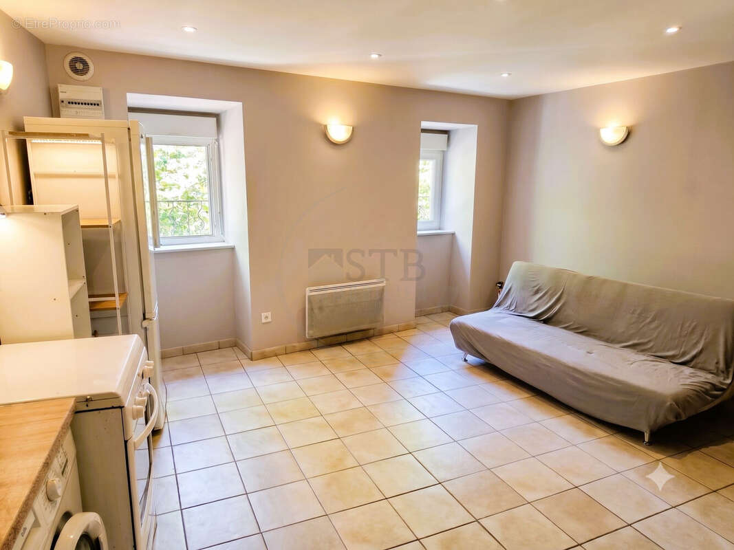 Appartement 304 m² à Privas  - photo 8