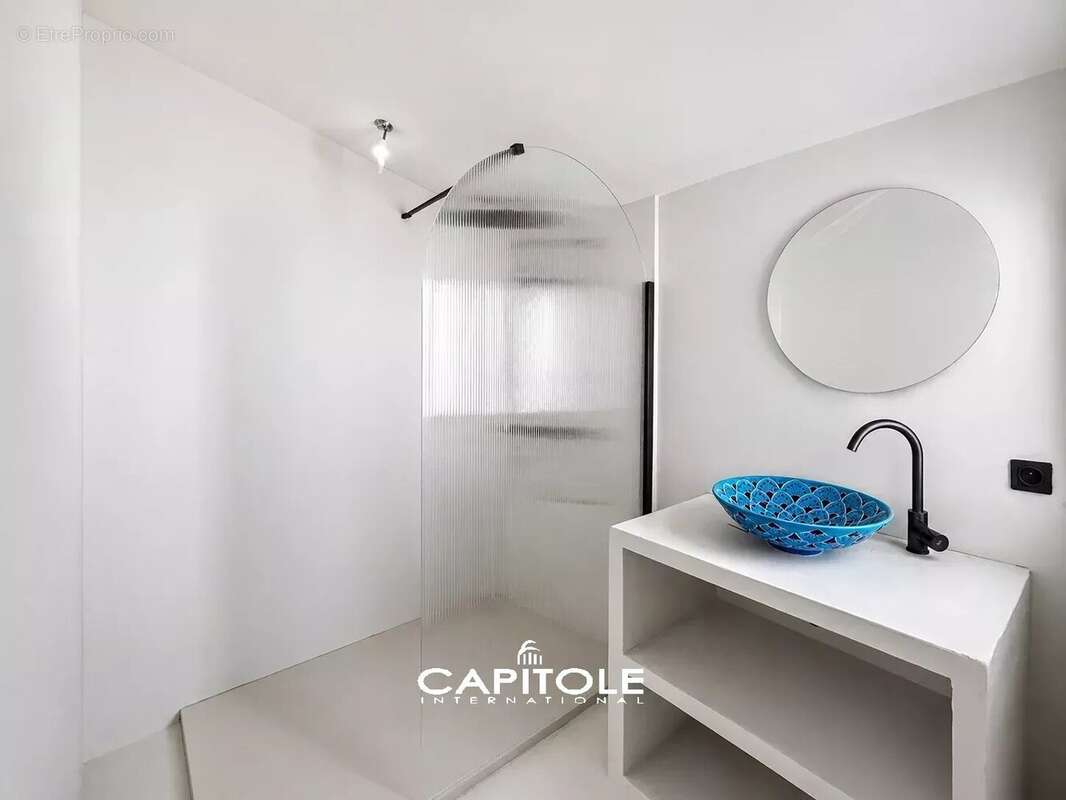 Antibes – villa d’exception rénovée avec vue mer  prestations ultra luxe - photo 24