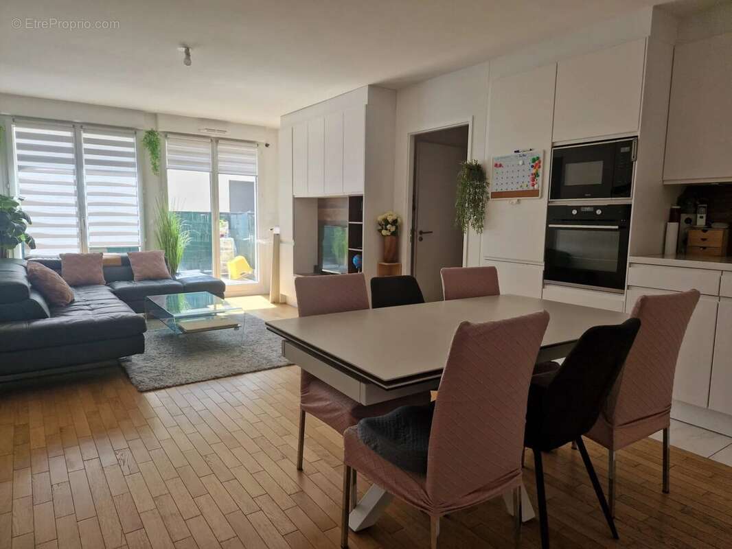 Appartement à VOISINS-LE-BRETONNEUX