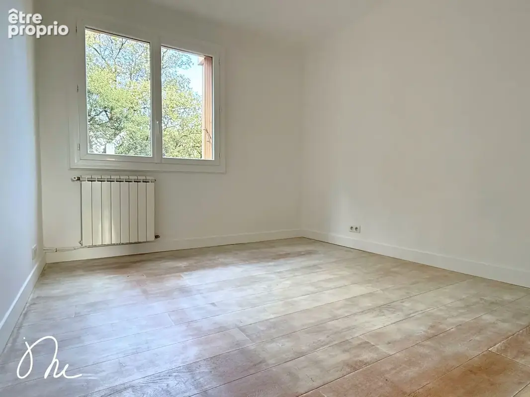 Appartement T4 rénové avec vue dégagée, balcon et cave - photo 7