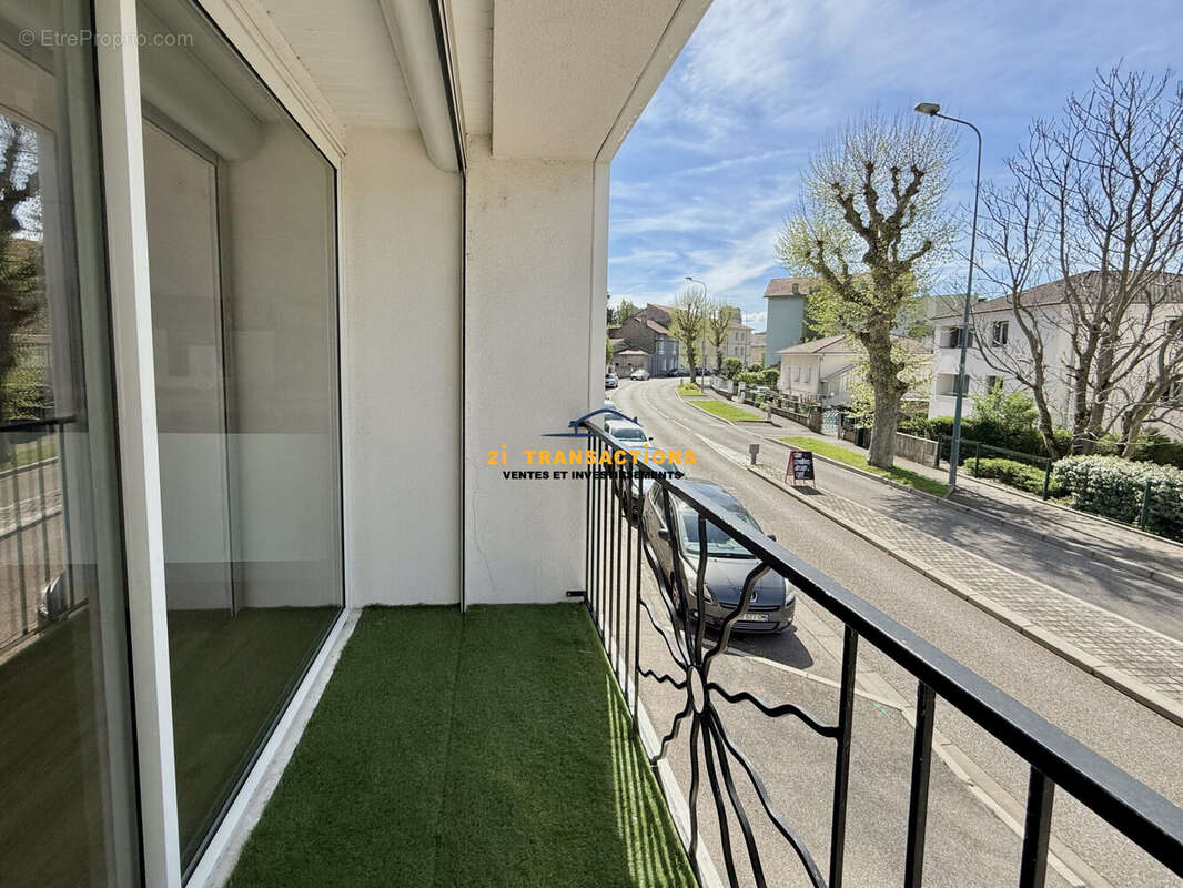 Maison à SAINT-PRIEST-EN-JAREZ